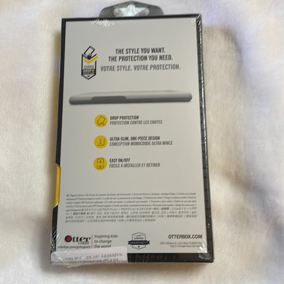 Otterbox Symmetry IPhone Pro Drop Protection Case Sapphire Color NIB - Picture 2 of 4